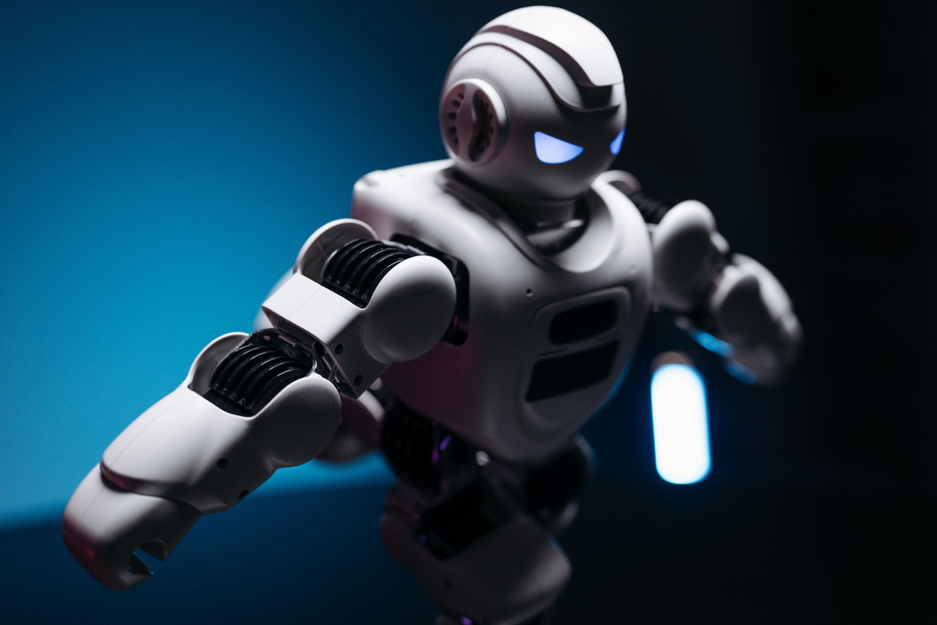 Humanoid Robot Symbolizing AI Agents Control A humanoid robot representing ai agents, symbolizing their role in reshaping online control.