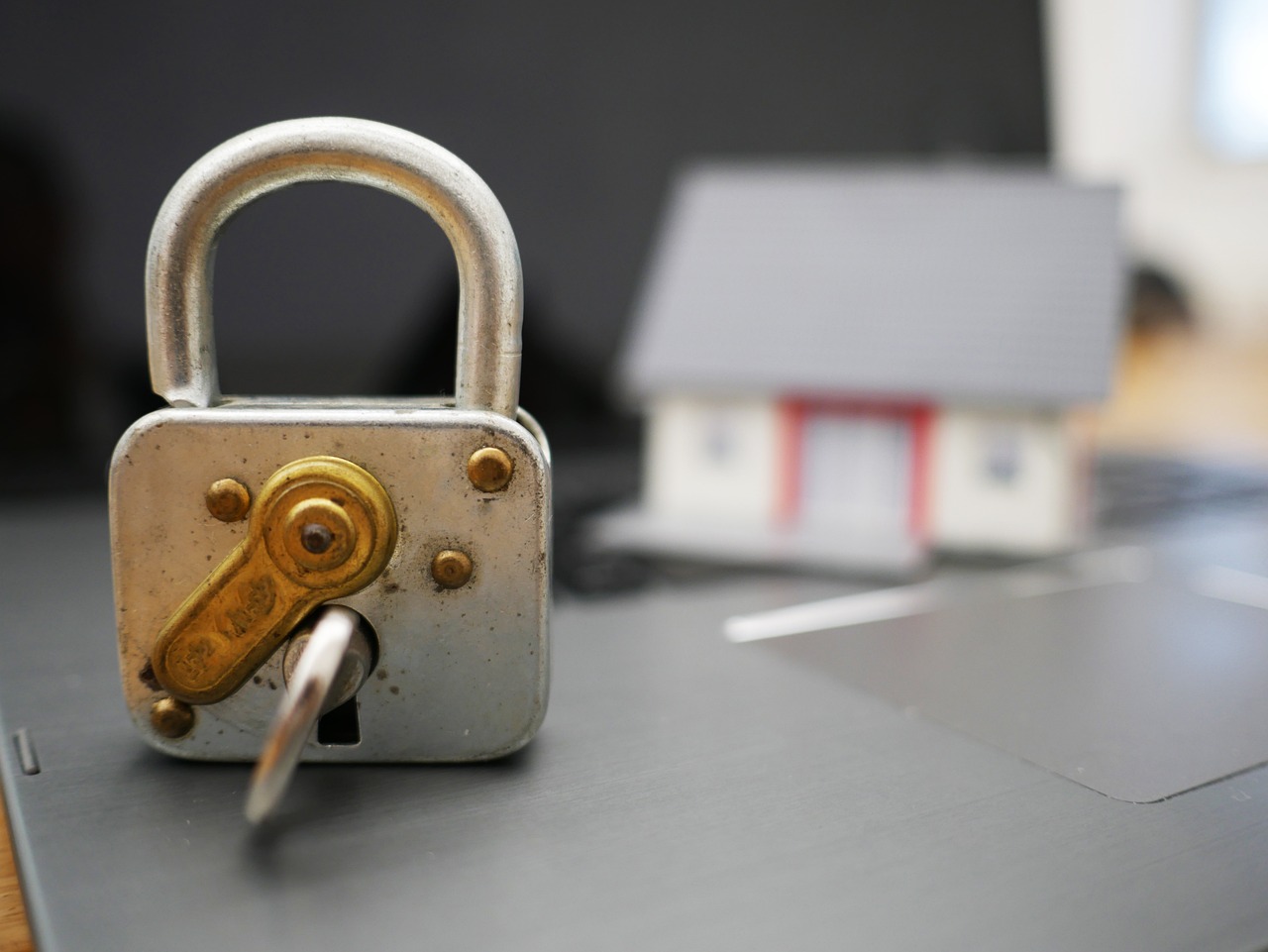 Padlock Symbolizing Privacy in AI Platforms A padlock symbolizes privacy concerns around OpenAI's ChatGPT platform expansion.