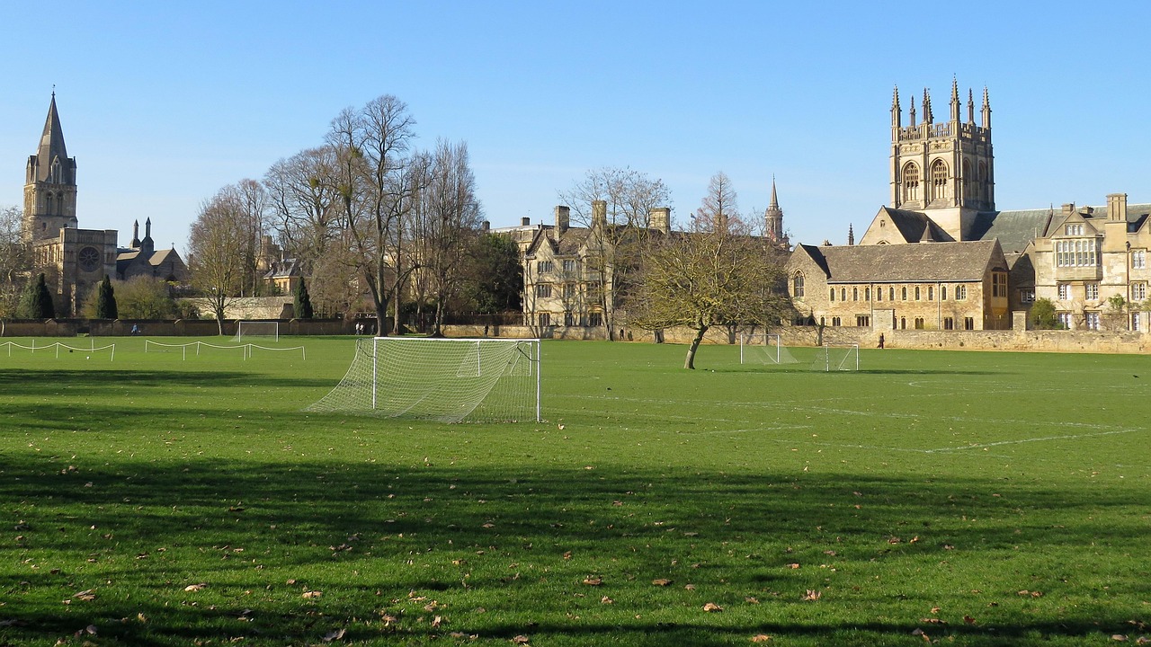 Historical university buildings reflecting the challenges of AI detection in academia