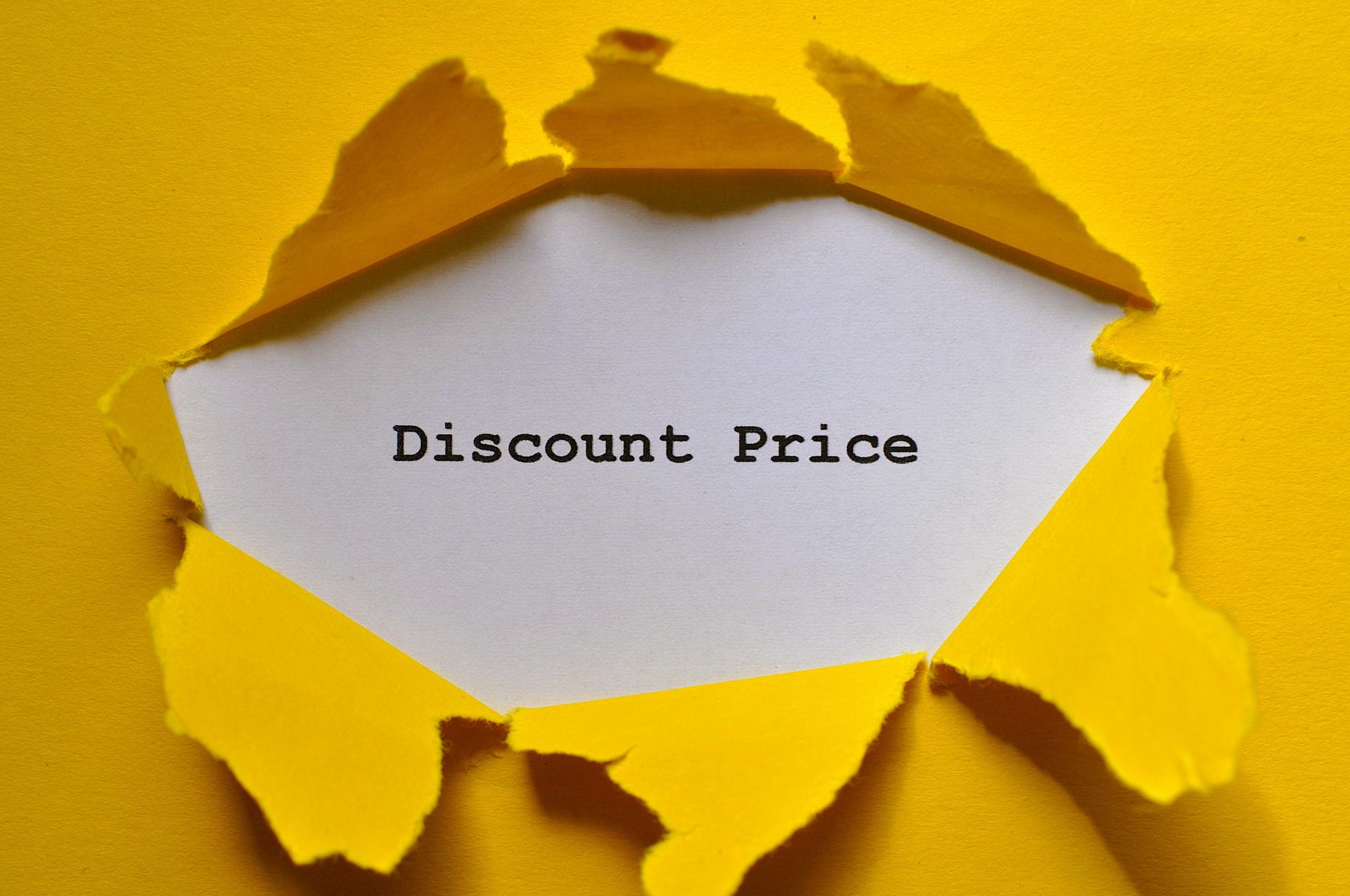 Discount price announcement for Anthropic's Opus 5.5 AI performance model